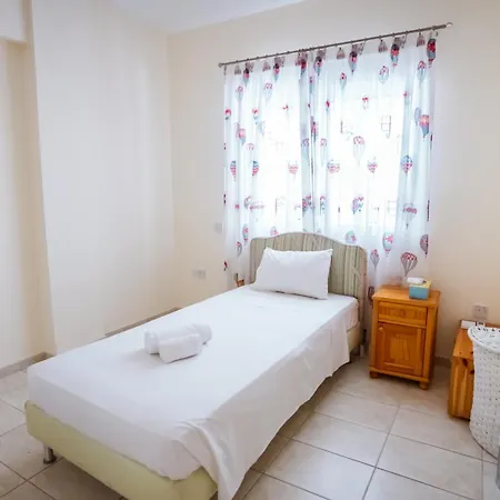 Elli Seaside Villa Paralimni