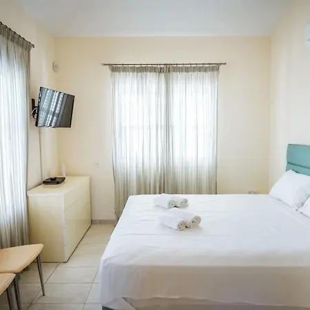 Elli Seaside Villa Paralimni