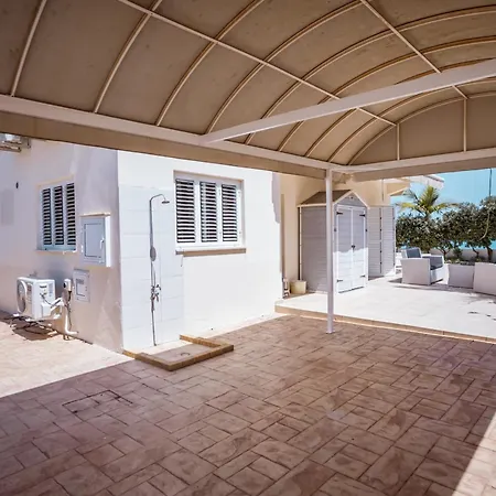 Villa Elli Seaside *